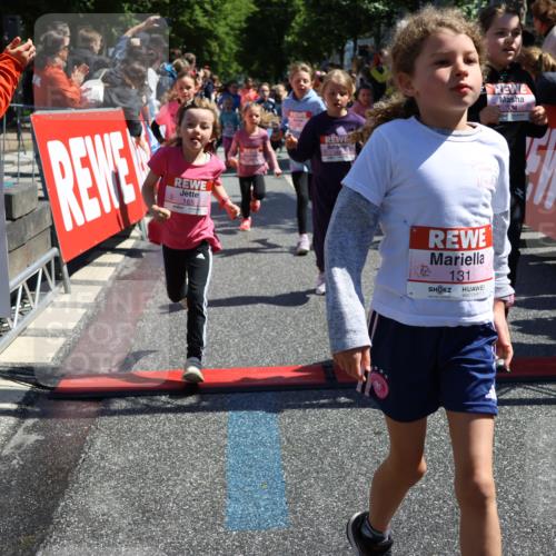 14.06.2026 - REWE Women's Run Strokosch-Dieckow http://msf.ph/oto/9754052 14.06.2026 11:37:39 Ziel 101, 111, 112, 131, 132, 141, 156, 164, 165, 167, 172, 173, 176, 179, 248, 264, 269, 315, 323, 334, 339, 344, 351, 358 meine-sportfotos.de