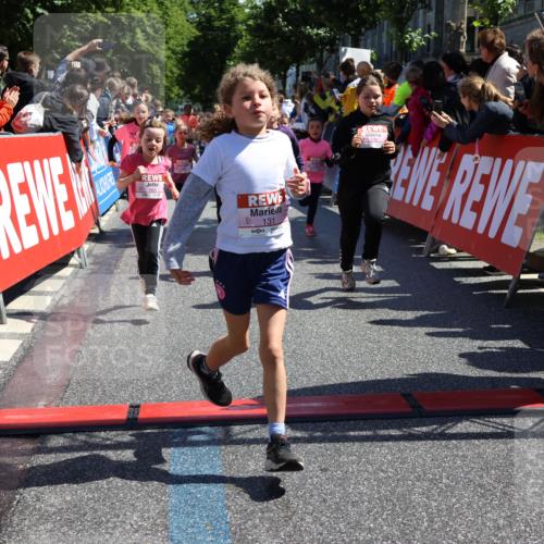 14.06.2026 - REWE Women's Run Strokosch-Dieckow http://msf.ph/oto/9754064 14.06.2026 11:37:38 Ziel 101, 104, 111, 131, 132, 141, 156, 164, 165, 167, 172, 173, 176, 179, 259, 314, 315, 334, 336, 339, 344, 351, 358 meine-sportfotos.de