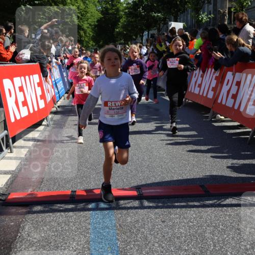 14.06.2026 - REWE Women's Run Strokosch-Dieckow http://msf.ph/oto/9754102 14.06.2026 11:37:38 Ziel 101, 104, 111, 131, 132, 141, 156, 164, 165, 167, 172, 173, 176, 179, 259, 314, 315, 334, 336, 339, 344, 351, 358 meine-sportfotos.de