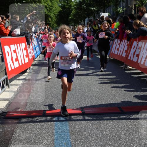 14.06.2026 - REWE Women's Run Strokosch-Dieckow http://msf.ph/oto/9754114 14.06.2026 11:37:38 Ziel 101, 104, 111, 131, 132, 141, 156, 164, 165, 167, 172, 173, 176, 179, 259, 314, 315, 334, 336, 339, 344, 351, 358 meine-sportfotos.de