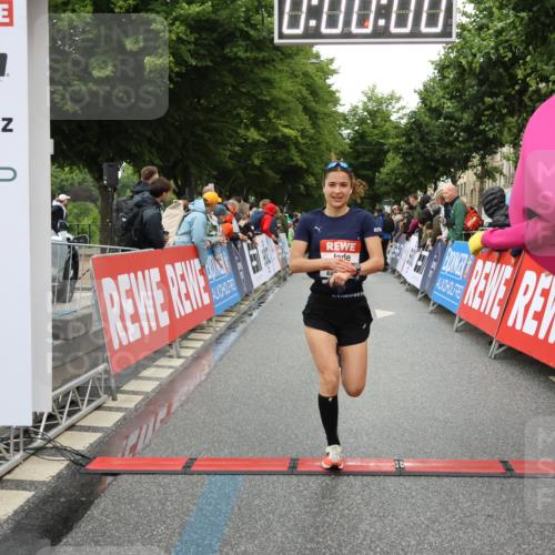 14.06.2026 - REWE Women's Run Strokosch-Dieckow http://msf.ph/oto/9754288 14.06.2026 09:48:22 Ziel 10573, 10843, 10935, 11097 meine-sportfotos.de