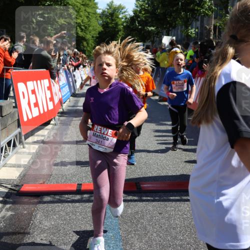 14.06.2026 - REWE Women's Run Strokosch-Dieckow http://msf.ph/oto/9754463 14.06.2026 11:37:28 Ziel 102, 104, 107, 124, 135, 140, 167, 175, 180, 207, 245, 258, 259, 262, 275, 302, 314, 324, 336, 341, 350 meine-sportfotos.de