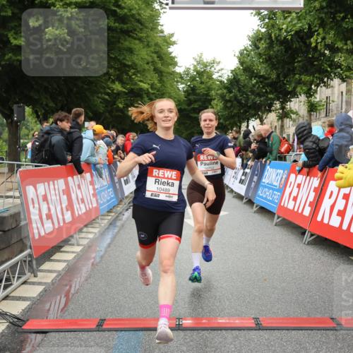 14.06.2026 - REWE Women's Run Strokosch-Dieckow http://msf.ph/oto/9754506 14.06.2026 09:48:10 Ziel 10273, 10274, 10489, 10752 meine-sportfotos.de