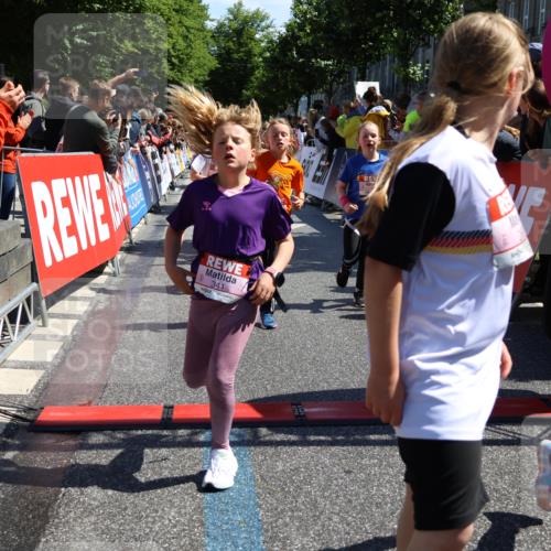 14.06.2026 - REWE Women's Run Strokosch-Dieckow http://msf.ph/oto/9754518 14.06.2026 11:37:27 Ziel 102, 104, 107, 124, 126, 135, 140, 167, 175, 180, 207, 245, 258, 259, 262, 275, 302, 314, 324, 336, 341, 350 meine-sportfotos.de