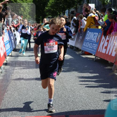 14.06.2026 - REWE Women's Run Strokosch-Dieckow http://msf.ph/oto/9754651 14.06.2026 11:37:20 Ziel 107, 108, 123, 126, 135, 142, 174, 175, 207, 232, 262, 265, 266, 277, 302, 350, 352 meine-sportfotos.de