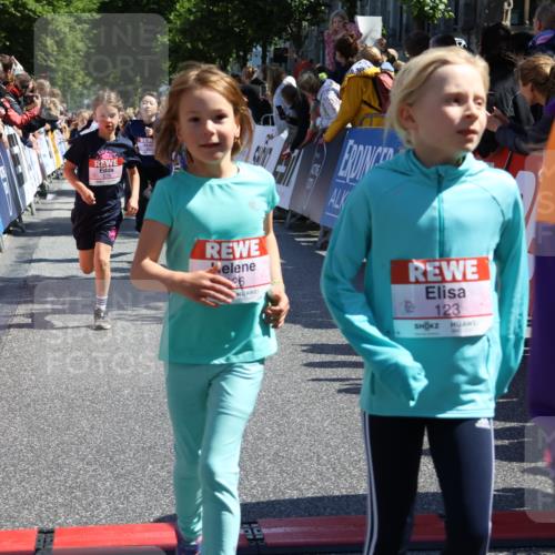 14.06.2026 - REWE Women's Run Strokosch-Dieckow http://msf.ph/oto/9754691 14.06.2026 11:37:19 Ziel 107, 108, 123, 126, 135, 142, 174, 175, 232, 262, 265, 266, 277, 302, 352 meine-sportfotos.de