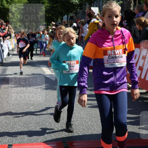 14.06.2026 - REWE Women's Run Strokosch-Dieckow http://msf.ph/oto/9754712 14.06.2026 11:37:18 Ziel 108, 123, 126, 135, 142, 174, 175, 183, 232, 265, 266, 277, 302, 352, 355 meine-sportfotos.de