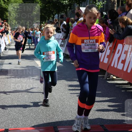 14.06.2026 - REWE Women's Run Strokosch-Dieckow http://msf.ph/oto/9754763 14.06.2026 11:37:18 Ziel 108, 123, 126, 135, 142, 174, 175, 183, 232, 265, 266, 277, 302, 352, 355 meine-sportfotos.de