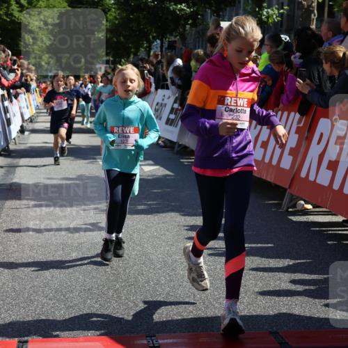 14.06.2026 - REWE Women's Run Strokosch-Dieckow http://msf.ph/oto/9754794 14.06.2026 11:37:17 Ziel 108, 123, 126, 142, 174, 175, 178, 183, 232, 265, 266, 277, 278, 302, 352, 355 meine-sportfotos.de