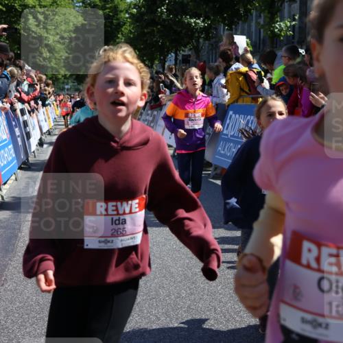 14.06.2026 - REWE Women's Run Strokosch-Dieckow http://msf.ph/oto/9754802 14.06.2026 11:37:16 Ziel 108, 116, 123, 126, 142, 174, 178, 183, 232, 235, 265, 266, 277, 278, 352, 355 meine-sportfotos.de