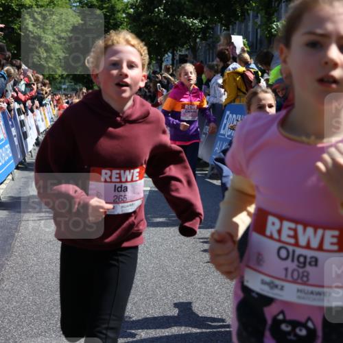 14.06.2026 - REWE Women's Run Strokosch-Dieckow http://msf.ph/oto/9754811 14.06.2026 11:37:16 Ziel 108, 116, 123, 126, 142, 174, 178, 183, 232, 235, 265, 266, 277, 278, 352, 355 meine-sportfotos.de