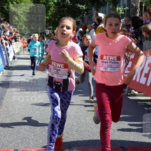 14.06.2026 - REWE Women's Run Strokosch-Dieckow http://msf.ph/oto/9754844 14.06.2026 11:37:15 Ziel 108, 116, 123, 126, 142, 174, 178, 183, 232, 235, 265, 266, 277, 278, 313, 352, 355 meine-sportfotos.de
