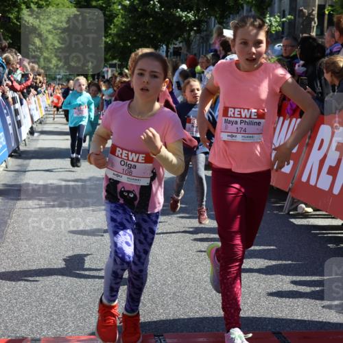 14.06.2026 - REWE Women's Run Strokosch-Dieckow http://msf.ph/oto/9754856 14.06.2026 11:37:15 Ziel 108, 116, 123, 126, 142, 174, 178, 183, 232, 235, 265, 266, 277, 278, 313, 352, 355 meine-sportfotos.de