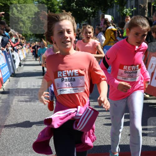 14.06.2026 - REWE Women's Run Strokosch-Dieckow http://msf.ph/oto/9754885 14.06.2026 11:37:14 Ziel 108, 116, 123, 142, 149, 174, 178, 183, 232, 235, 265, 266, 277, 278, 313, 352, 355 meine-sportfotos.de
