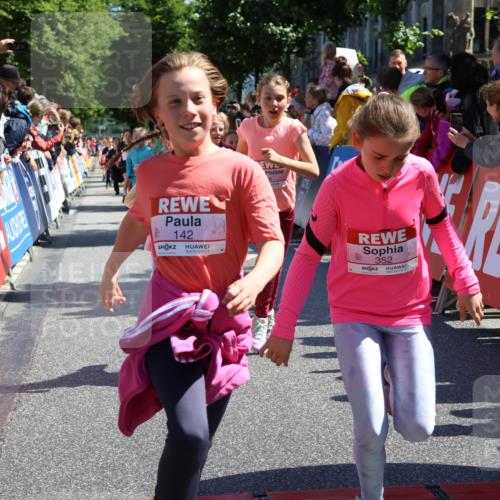 14.06.2026 - REWE Women's Run Strokosch-Dieckow http://msf.ph/oto/9754905 14.06.2026 11:37:14 Ziel 108, 116, 123, 142, 149, 174, 178, 183, 232, 235, 265, 266, 277, 278, 313, 352, 355 meine-sportfotos.de