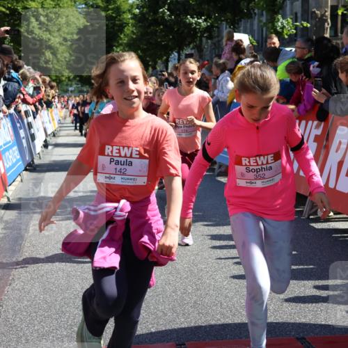 14.06.2026 - REWE Women's Run Strokosch-Dieckow http://msf.ph/oto/9754915 14.06.2026 11:37:14 Ziel 108, 116, 123, 142, 149, 174, 178, 183, 232, 235, 265, 266, 277, 278, 313, 352, 355 meine-sportfotos.de