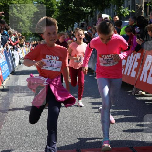 14.06.2026 - REWE Women's Run Strokosch-Dieckow http://msf.ph/oto/9754934 14.06.2026 11:37:14 Ziel 108, 116, 123, 142, 149, 174, 178, 183, 232, 235, 265, 266, 277, 278, 313, 352, 355 meine-sportfotos.de