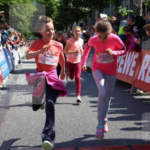 14.06.2026 - REWE Women's Run Strokosch-Dieckow http://msf.ph/oto/9754944 14.06.2026 11:37:14 Ziel 108, 116, 123, 142, 149, 174, 178, 183, 232, 235, 265, 266, 277, 278, 313, 352, 355 meine-sportfotos.de