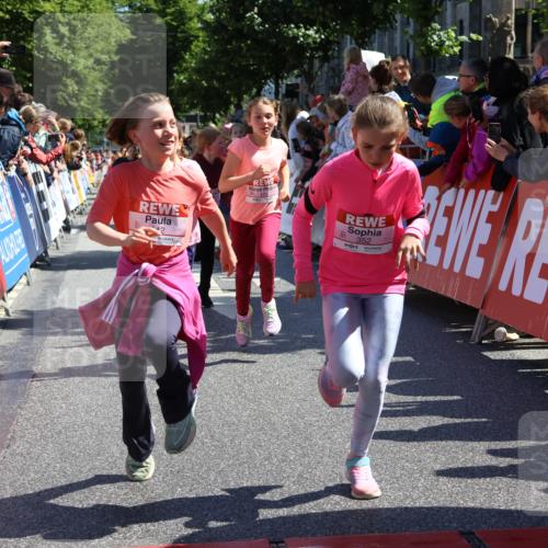 14.06.2026 - REWE Women's Run Strokosch-Dieckow http://msf.ph/oto/9754963 14.06.2026 11:37:14 Ziel 108, 116, 123, 142, 149, 174, 178, 183, 232, 235, 265, 266, 277, 278, 313, 352, 355 meine-sportfotos.de
