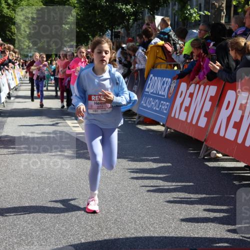 14.06.2026 - REWE Women's Run Strokosch-Dieckow http://msf.ph/oto/9755062 14.06.2026 11:37:11 Ziel 108, 116, 142, 149, 174, 178, 183, 235, 277, 278, 313, 352, 355, 363 meine-sportfotos.de