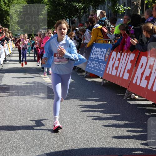 14.06.2026 - REWE Women's Run Strokosch-Dieckow http://msf.ph/oto/9755075 14.06.2026 11:37:11 Ziel 108, 116, 142, 149, 174, 178, 183, 235, 277, 278, 313, 352, 355, 363 meine-sportfotos.de