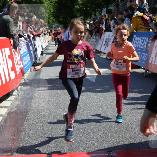 14.06.2026 - REWE Women's Run Strokosch-Dieckow http://msf.ph/oto/9755152 14.06.2026 11:37:10 Ziel 116, 142, 149, 178, 183, 235, 277, 278, 313, 352, 355, 363 meine-sportfotos.de
