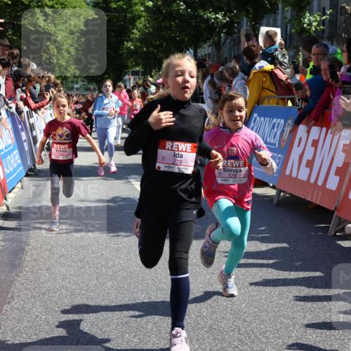 14.06.2026 - REWE Women's Run Strokosch-Dieckow http://msf.ph/oto/9755220 14.06.2026 11:37:09 Ziel 116, 149, 178, 183, 235, 251, 277, 278, 313, 355, 363 meine-sportfotos.de