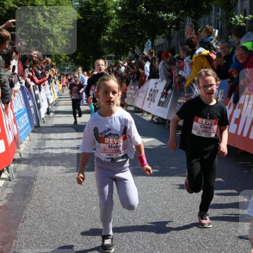 14.06.2026 - REWE Women's Run Strokosch-Dieckow http://msf.ph/oto/9755273 14.06.2026 11:37:07 Ziel 116, 149, 178, 183, 193, 235, 251, 278, 313, 355, 363 meine-sportfotos.de
