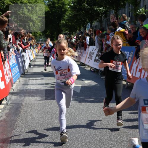 14.06.2026 - REWE Women's Run Strokosch-Dieckow http://msf.ph/oto/9755293 14.06.2026 11:37:07 Ziel 116, 149, 178, 183, 193, 235, 251, 278, 313, 355, 363 meine-sportfotos.de