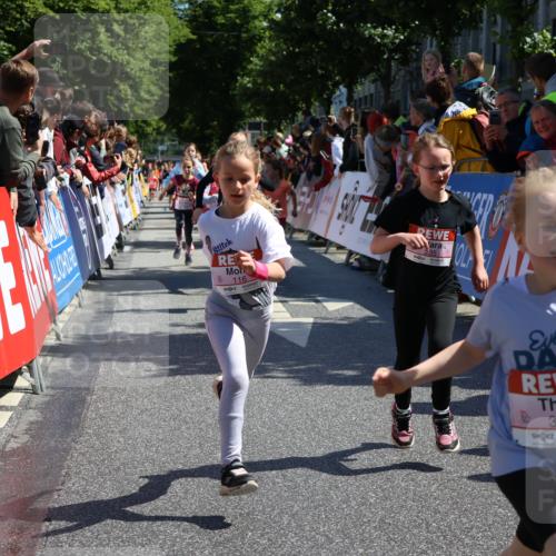14.06.2026 - REWE Women's Run Strokosch-Dieckow http://msf.ph/oto/9755310 14.06.2026 11:37:07 Ziel 116, 149, 178, 183, 193, 235, 251, 278, 313, 355, 363 meine-sportfotos.de