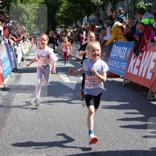 14.06.2026 - REWE Women's Run Strokosch-Dieckow http://msf.ph/oto/9755350 14.06.2026 11:37:07 Ziel 116, 149, 178, 183, 193, 235, 251, 278, 313, 355, 363 meine-sportfotos.de