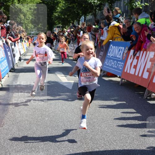 14.06.2026 - REWE Women's Run Strokosch-Dieckow http://msf.ph/oto/9755367 14.06.2026 11:37:06 Ziel 116, 136, 149, 178, 183, 193, 235, 251, 278, 313, 354, 355, 363 meine-sportfotos.de