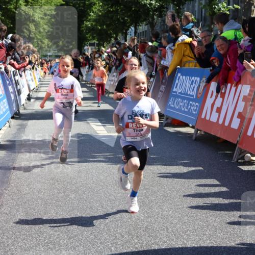 14.06.2026 - REWE Women's Run Strokosch-Dieckow http://msf.ph/oto/9755389 14.06.2026 11:37:06 Ziel 116, 136, 149, 178, 183, 193, 235, 251, 278, 313, 354, 355, 363 meine-sportfotos.de