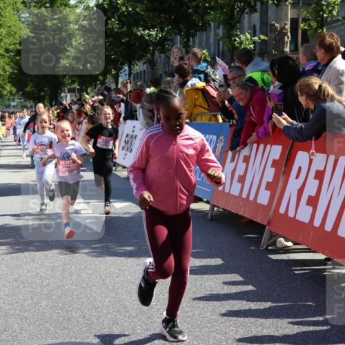 14.06.2026 - REWE Women's Run Strokosch-Dieckow http://msf.ph/oto/9755412 14.06.2026 11:37:05 Ziel 116, 136, 149, 178, 193, 235, 251, 278, 313, 354, 359, 363, 367 meine-sportfotos.de