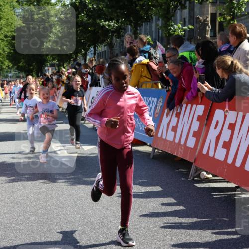 14.06.2026 - REWE Women's Run Strokosch-Dieckow http://msf.ph/oto/9755425 14.06.2026 11:37:05 Ziel 116, 136, 149, 178, 193, 235, 251, 278, 313, 354, 359, 363, 367 meine-sportfotos.de