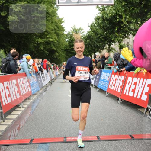 14.06.2026 - REWE Women's Run Strokosch-Dieckow http://msf.ph/oto/9755433 14.06.2026 09:47:21 Ziel 10386, 10601 meine-sportfotos.de