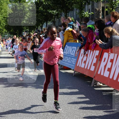 14.06.2026 - REWE Women's Run Strokosch-Dieckow http://msf.ph/oto/9755446 14.06.2026 11:37:05 Ziel 116, 136, 149, 178, 193, 235, 251, 278, 313, 354, 359, 363, 367 meine-sportfotos.de