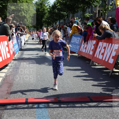 14.06.2026 - REWE Women's Run Strokosch-Dieckow http://msf.ph/oto/9755524 14.06.2026 11:37:01 Ziel 136, 168, 193, 251, 354, 359, 363, 367 meine-sportfotos.de