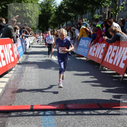 14.06.2026 - REWE Women's Run Strokosch-Dieckow http://msf.ph/oto/9755559 14.06.2026 11:37:01 Ziel 136, 168, 193, 251, 354, 359, 363, 367 meine-sportfotos.de