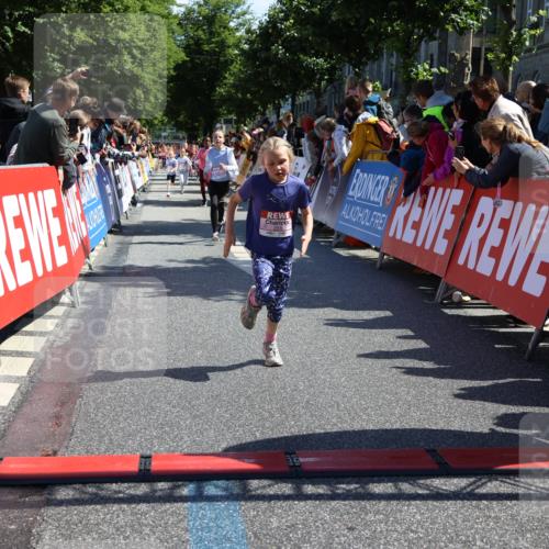 14.06.2026 - REWE Women's Run Strokosch-Dieckow http://msf.ph/oto/9755583 14.06.2026 11:37:01 Ziel 136, 168, 193, 251, 354, 359, 363, 367 meine-sportfotos.de