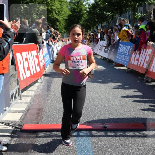 14.06.2026 - REWE Women's Run Strokosch-Dieckow http://msf.ph/oto/9755672 14.06.2026 11:36:59 Ziel 136, 168, 184, 193, 204, 251, 354, 359, 363, 367 meine-sportfotos.de