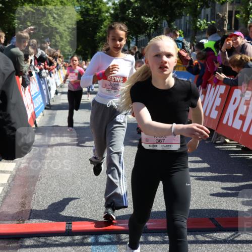 14.06.2026 - REWE Women's Run Strokosch-Dieckow http://msf.ph/oto/9755757 14.06.2026 11:36:57 Ziel 136, 158, 168, 184, 193, 204, 251, 354, 359, 367, 370 meine-sportfotos.de
