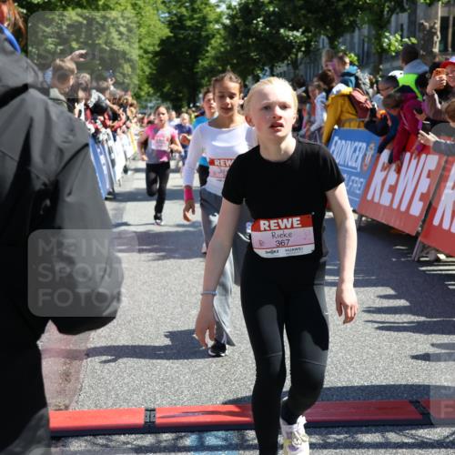14.06.2026 - REWE Women's Run Strokosch-Dieckow http://msf.ph/oto/9755793 14.06.2026 11:36:57 Ziel 136, 158, 168, 184, 193, 204, 251, 354, 359, 367, 370 meine-sportfotos.de