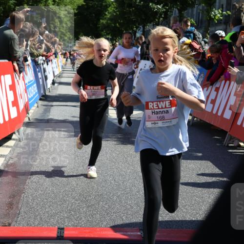 14.06.2026 - REWE Women's Run Strokosch-Dieckow http://msf.ph/oto/9755801 14.06.2026 11:36:56 Ziel 136, 158, 168, 184, 193, 204, 354, 359, 367, 370 meine-sportfotos.de