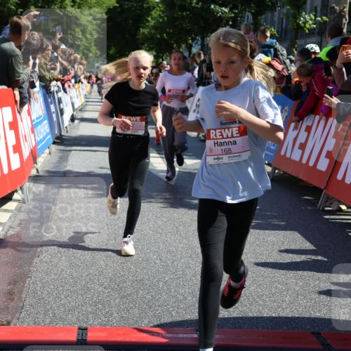 14.06.2026 - REWE Women's Run Strokosch-Dieckow http://msf.ph/oto/9755812 14.06.2026 11:36:56 Ziel 136, 158, 168, 184, 193, 204, 354, 359, 367, 370 meine-sportfotos.de