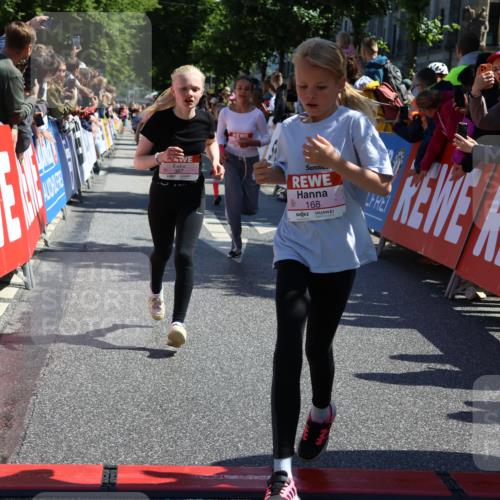 14.06.2026 - REWE Women's Run Strokosch-Dieckow http://msf.ph/oto/9755823 14.06.2026 11:36:55 Ziel 136, 158, 168, 184, 193, 204, 205, 330, 354, 359, 367, 370 meine-sportfotos.de