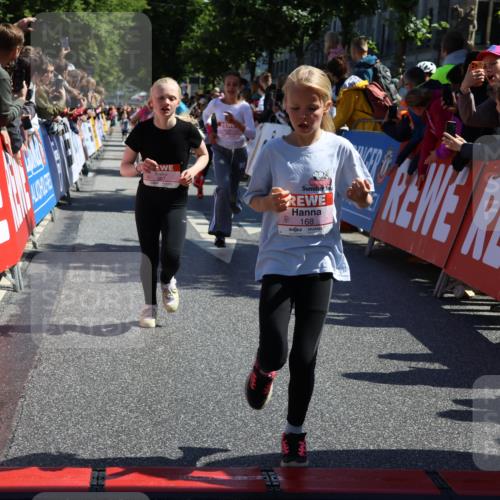 14.06.2026 - REWE Women's Run Strokosch-Dieckow http://msf.ph/oto/9755846 14.06.2026 11:36:55 Ziel 136, 158, 168, 184, 193, 204, 205, 330, 354, 359, 367, 370 meine-sportfotos.de
