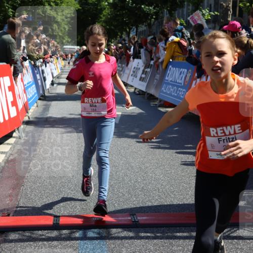 14.06.2026 - REWE Women's Run Strokosch-Dieckow http://msf.ph/oto/9755888 14.06.2026 11:36:52 Ziel 137, 157, 158, 163, 168, 182, 184, 204, 205, 330, 368, 370 meine-sportfotos.de