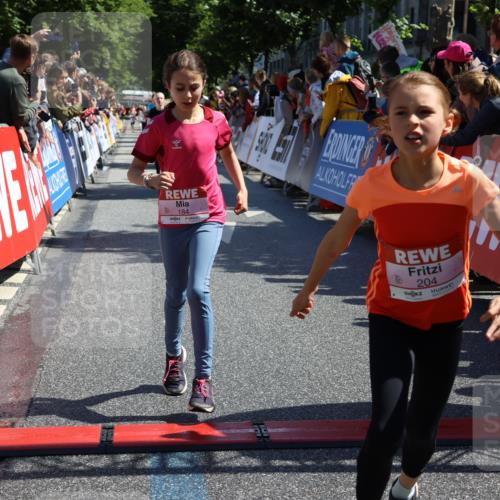 14.06.2026 - REWE Women's Run Strokosch-Dieckow http://msf.ph/oto/9755898 14.06.2026 11:36:52 Ziel 137, 157, 158, 163, 168, 182, 184, 204, 205, 330, 368, 370 meine-sportfotos.de