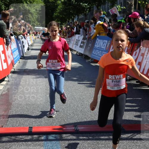 14.06.2026 - REWE Women's Run Strokosch-Dieckow http://msf.ph/oto/9755922 14.06.2026 11:36:52 Ziel 137, 157, 158, 163, 168, 182, 184, 204, 205, 330, 368, 370 meine-sportfotos.de